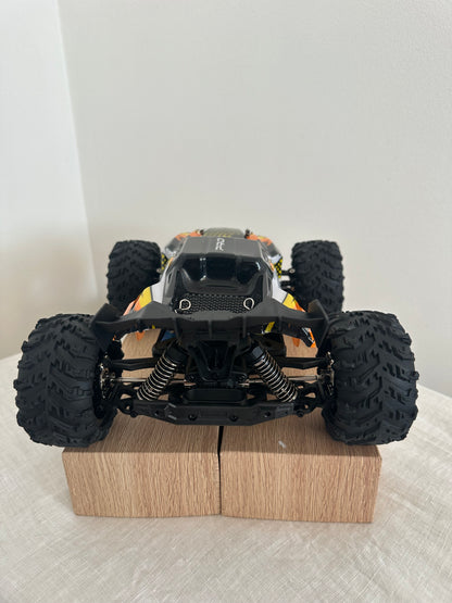 PRO MONSTER  brushless– 4WD Bezceļu Superauto