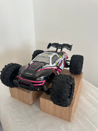 PRO MONSTER  brushless– 4WD Bezceļu Superauto