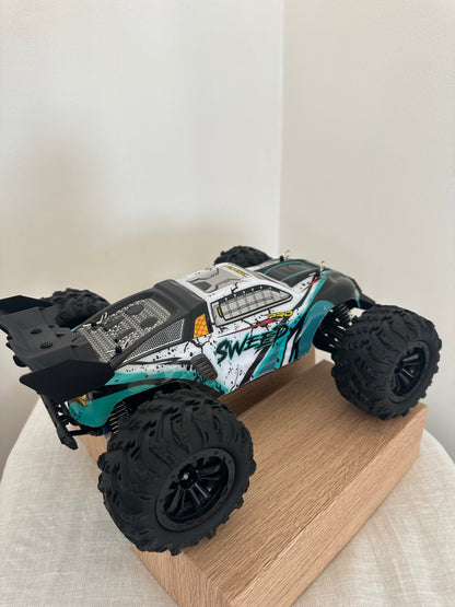 PRO MONSTER  brushless– 4WD Bezceļu Superauto