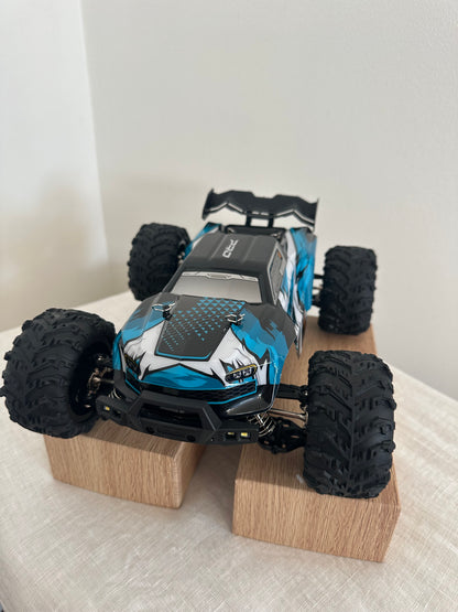 PRO MONSTER  brushless– 4WD Bezceļu Superauto