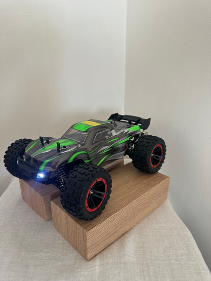 RC STRIKER 4WD Brushless Off-Road Monster