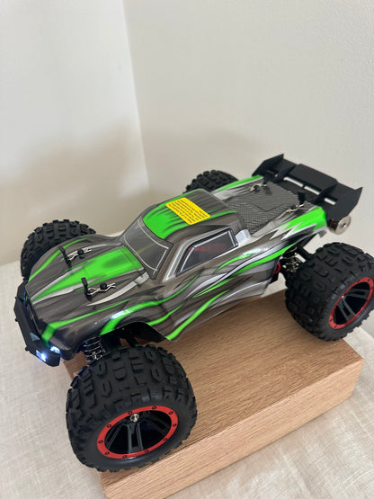 RC STRIKER 4WD Brushless Off-Road Monster