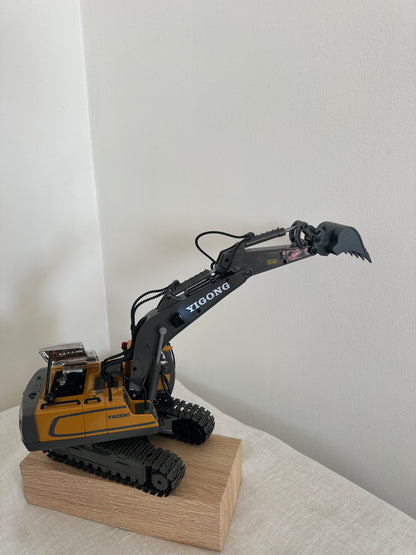 Darba Zvērs: Ekskavators
