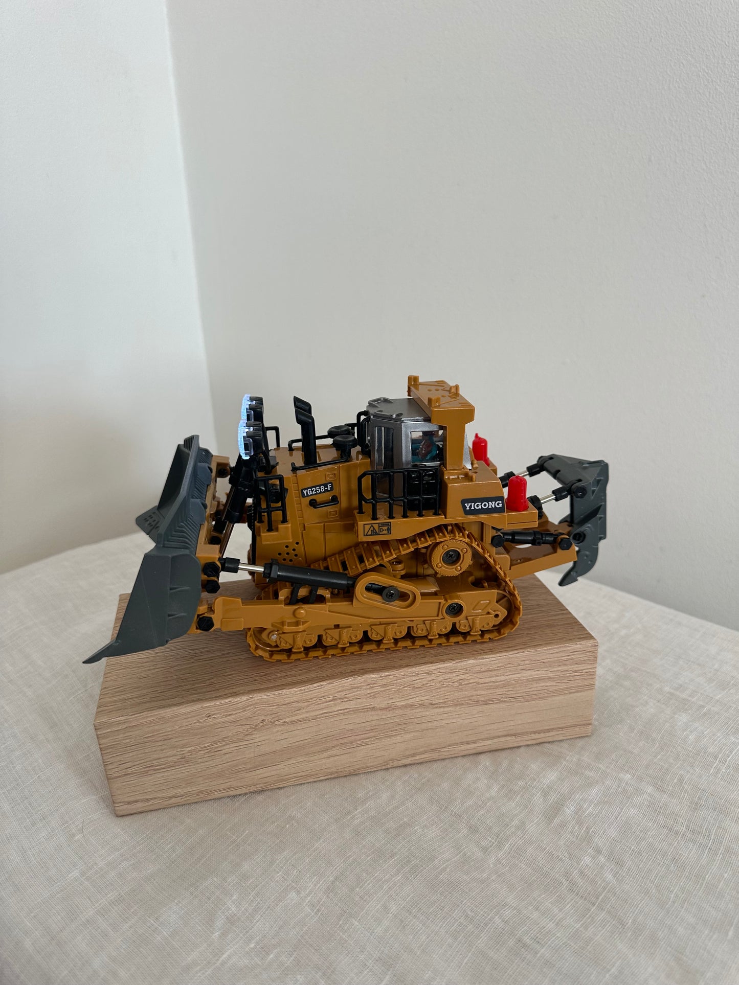 Darba Zvērs: Buldozers