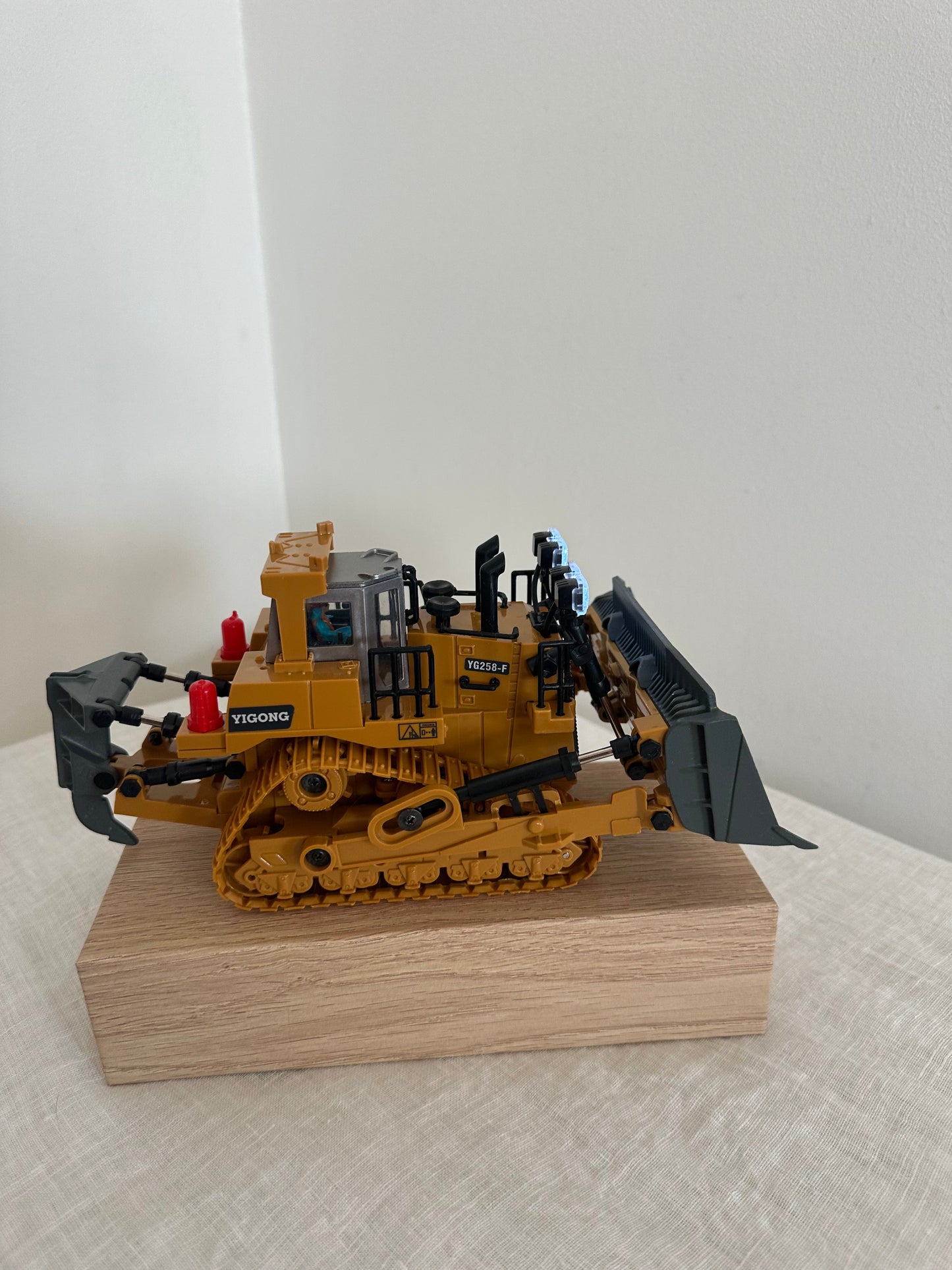 Darba Zvērs: Buldozers