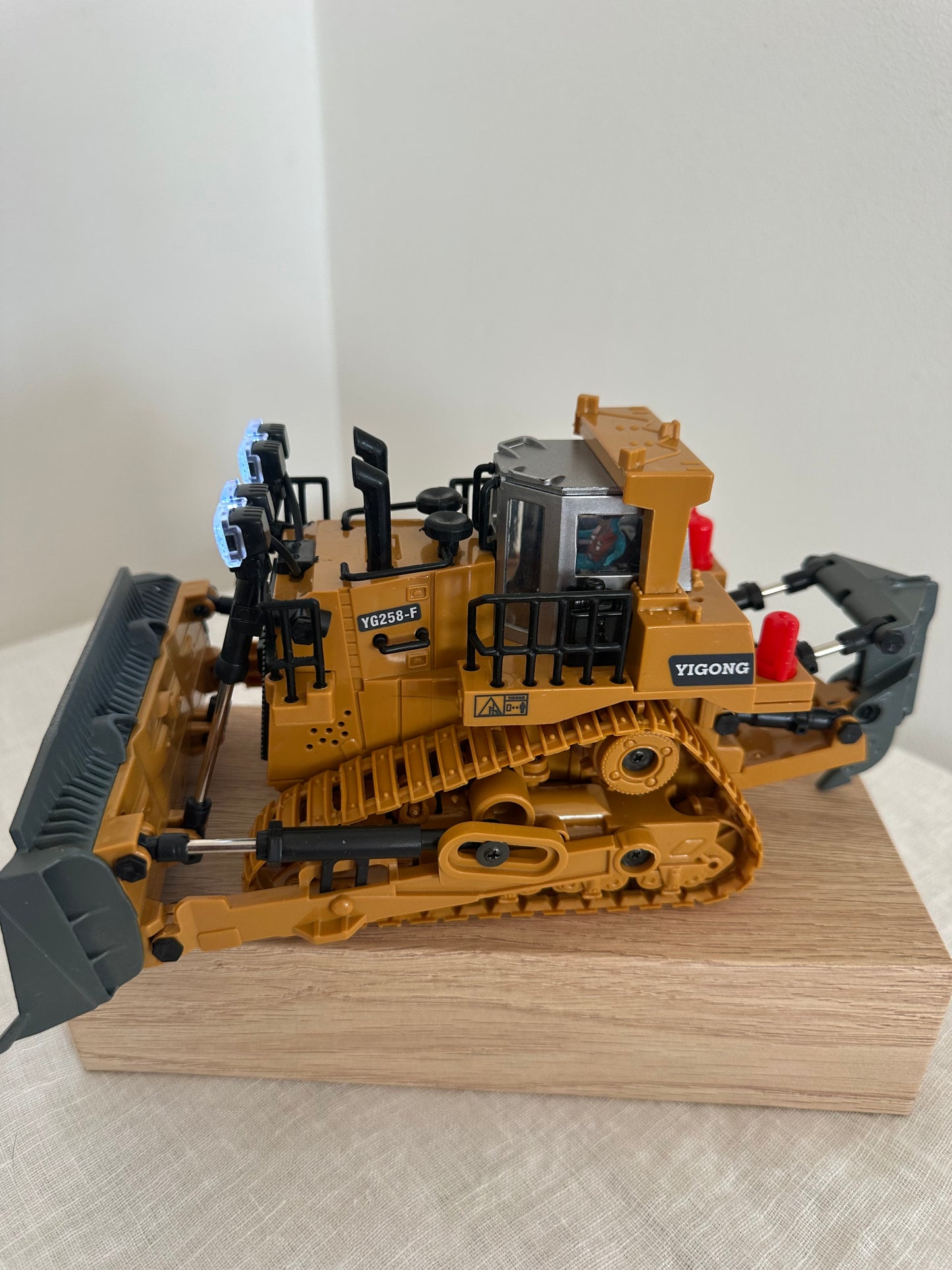 Darba Zvērs: Buldozers