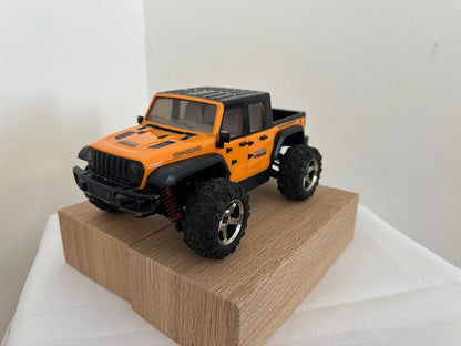RC Džips – 4WD Bezceļu Monstrs