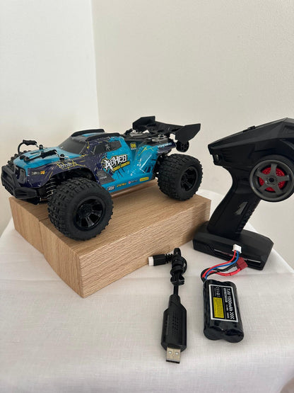 RC Brushless Monster – 4WD Bezceļu Superauto