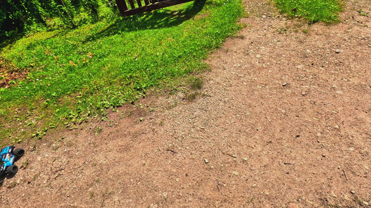 RC Brushless Monster – 4WD Bezceļu Superauto